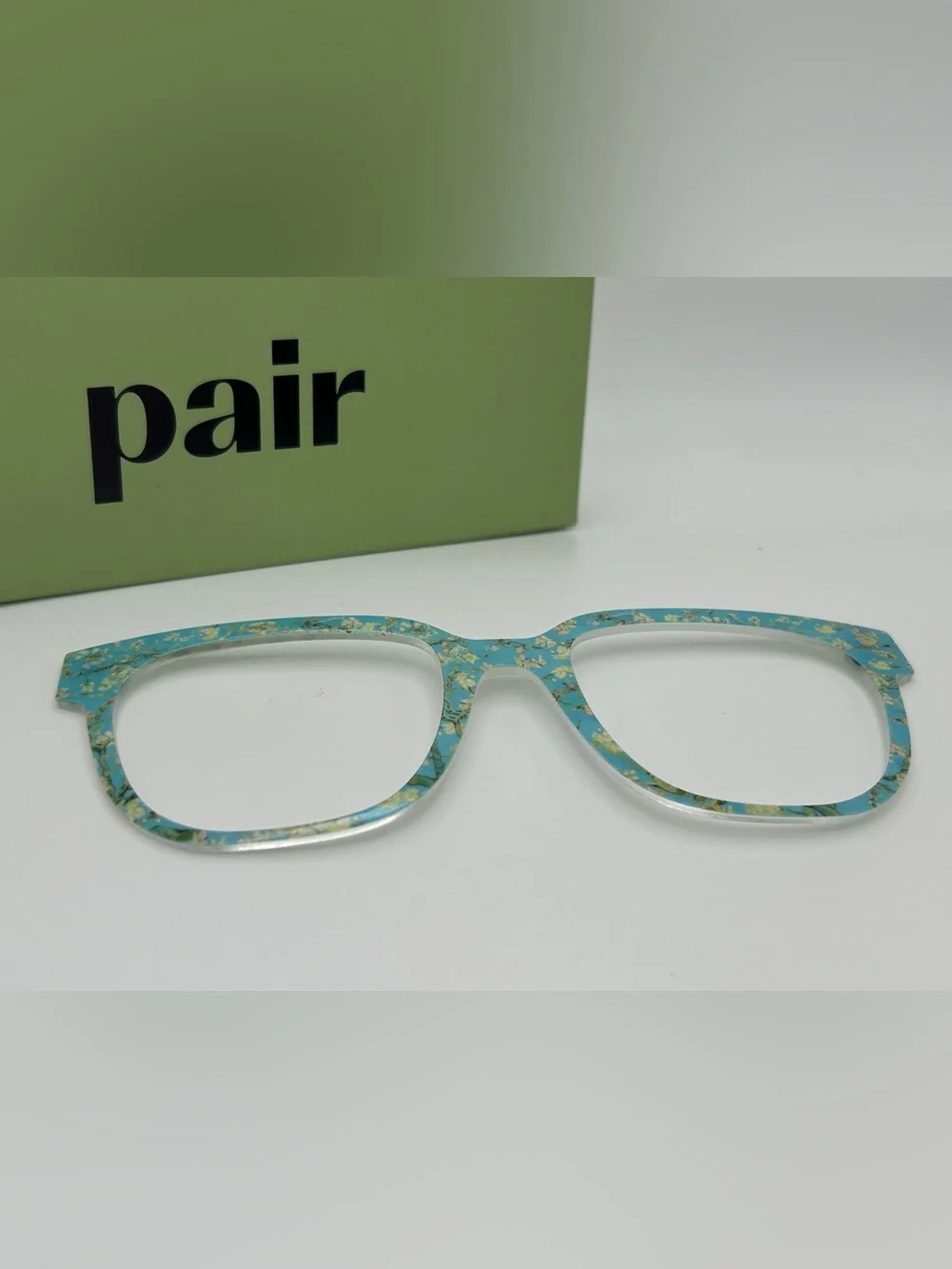 PAIR Van Gogh Almond Blossom Murphy Top Frame